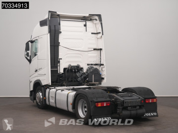 Тягач Volvo