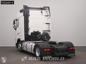 Тягач Volvo
