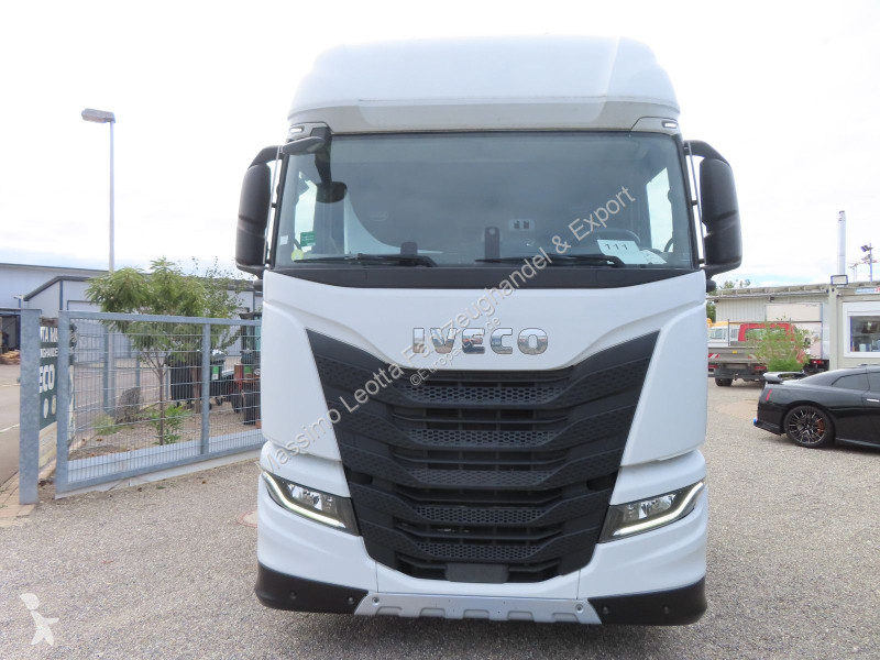 Cabeza tractora Iveco 490