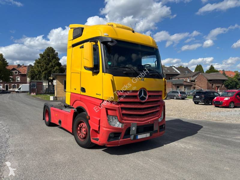 Cabeza tractora Mercedes 1843 LS