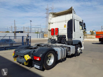 Cabeza tractora DAF