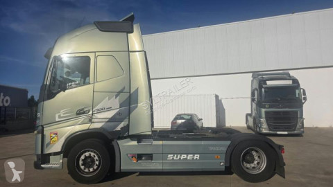 Cabeza tractora Volvo