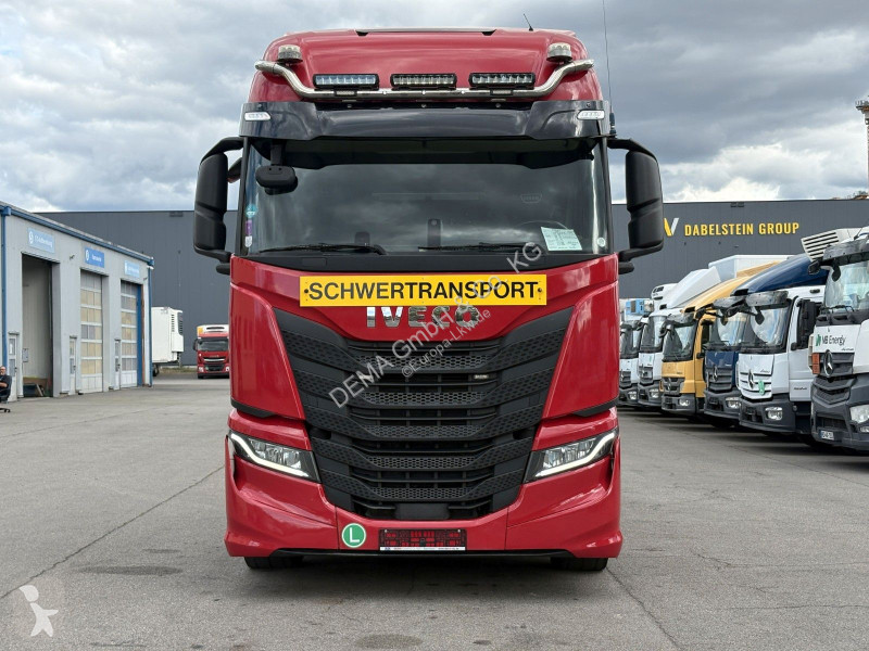 Nyergesvontató Iveco S...