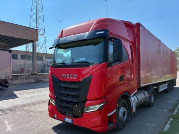 Nyergesvontató Iveco S-WAY