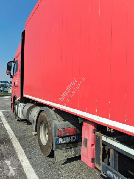 Nyergesvontató Iveco