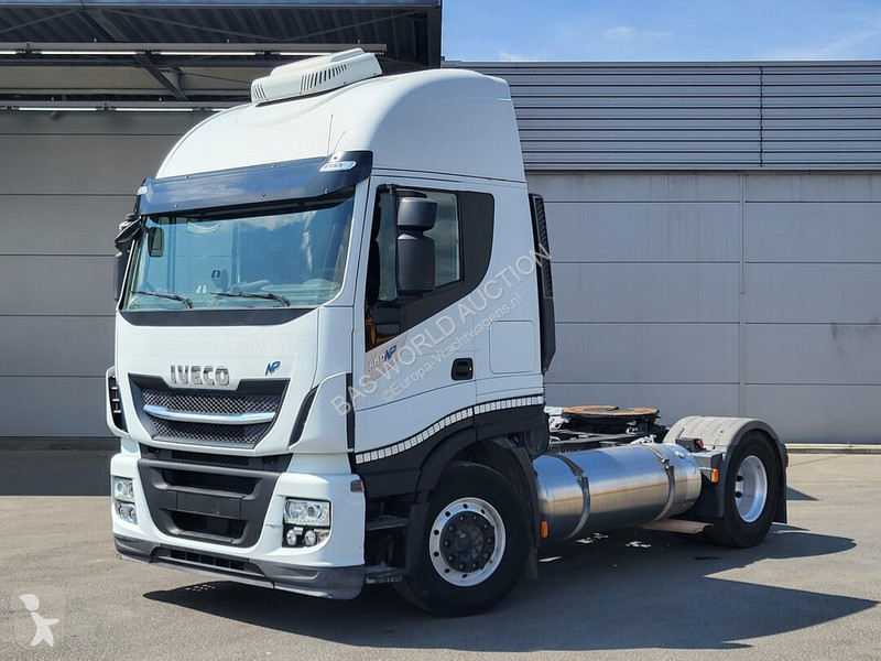 Nyergesvontató Iveco NP NP 460