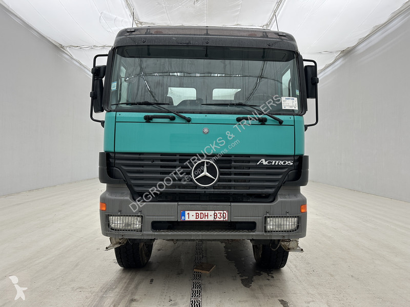 Nyergesvontató Mercedes 3343 - 6x6 - nieuwstaat