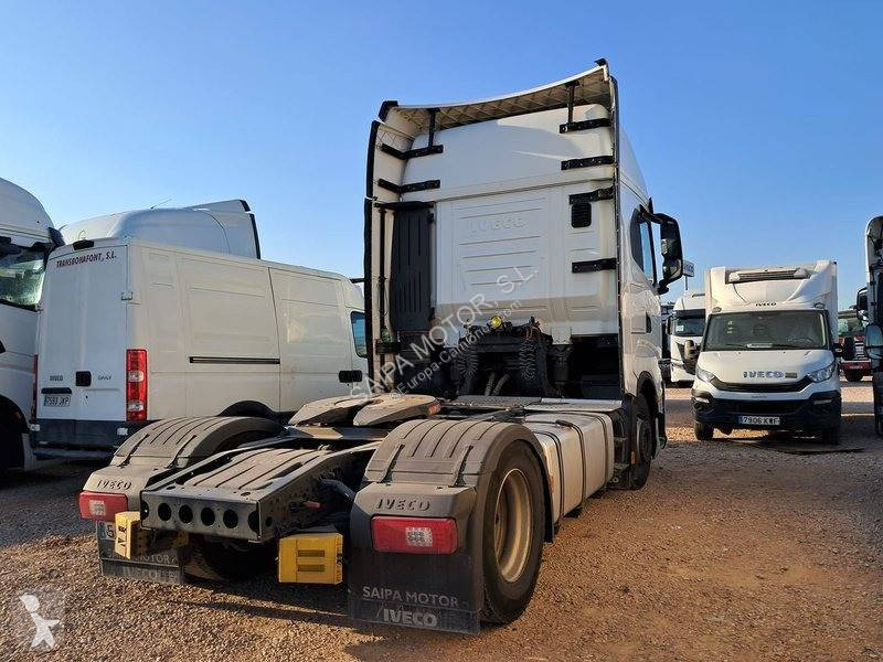 Nyergesvontató Iveco 510