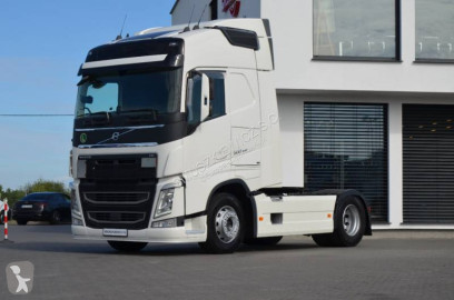 Cabeza tractora Volvo