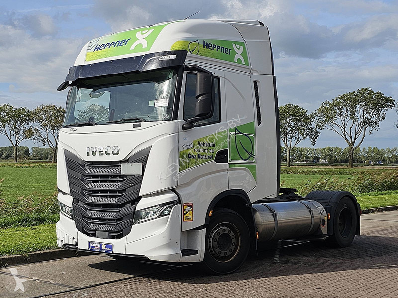 Nyergesvontató Iveco AS440S46