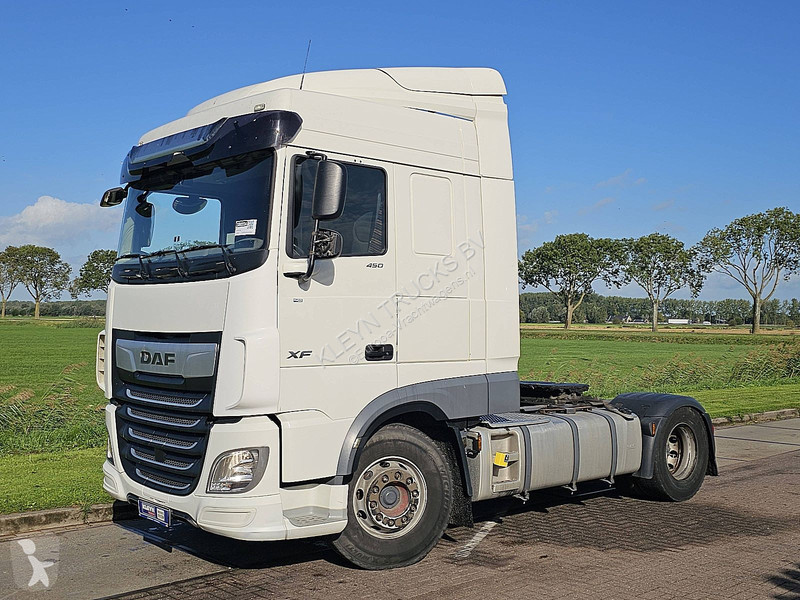Nyergesvontató DAF 450