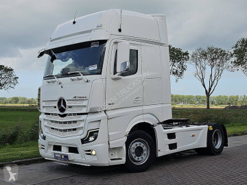 Mercedes nyergesvontató