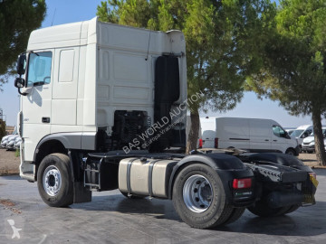 Cap tractor DAF