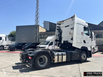 Cap tractor Renault