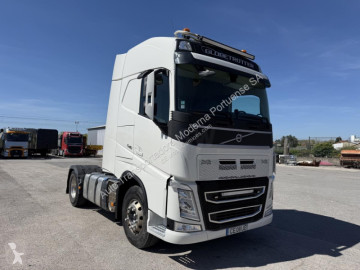 Cap tractor Volvo