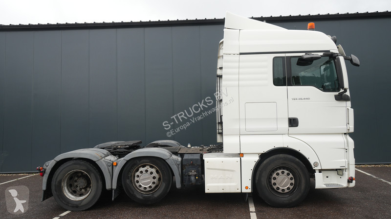 Cap tractor MAN 26.440 6X2 406.200KM