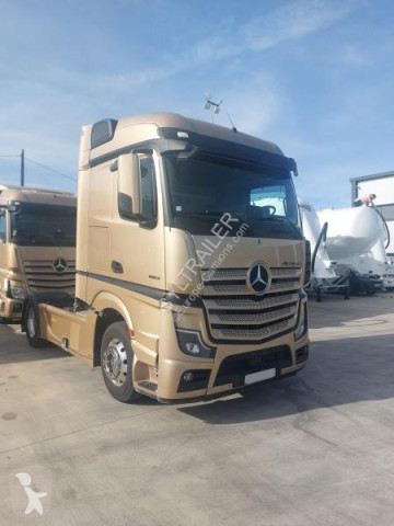 Tractor Mercedes