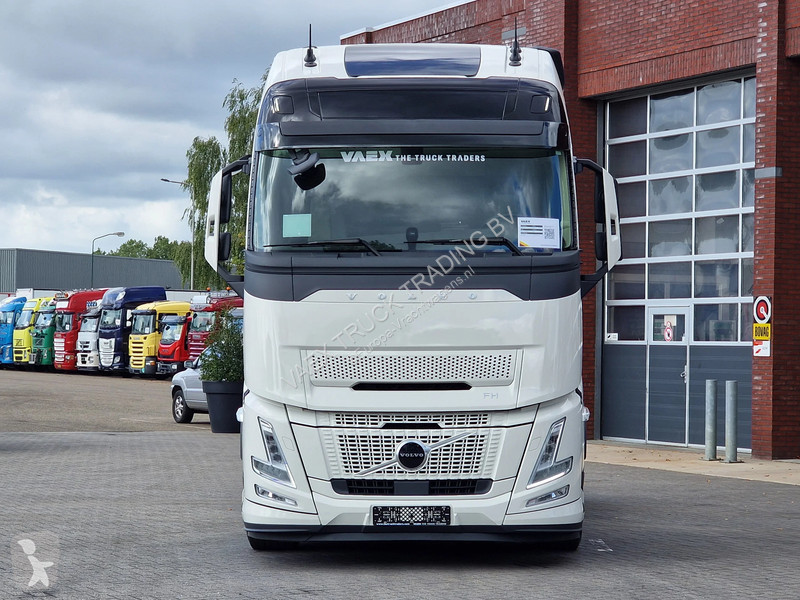 Tractor Volvo 13500 Globetrotter XL Aero 4x2 -...