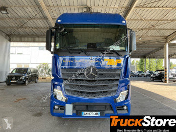 Cap tractor Mercedes