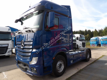 Cap tractor Mercedes