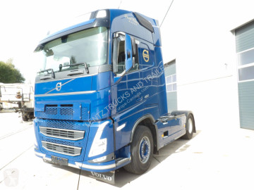 Cap tractor Volvo