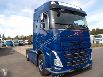 Cap tractor Volvo
