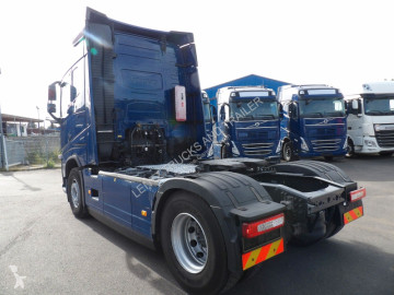 Cap tractor Volvo