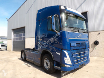 Cap tractor Volvo