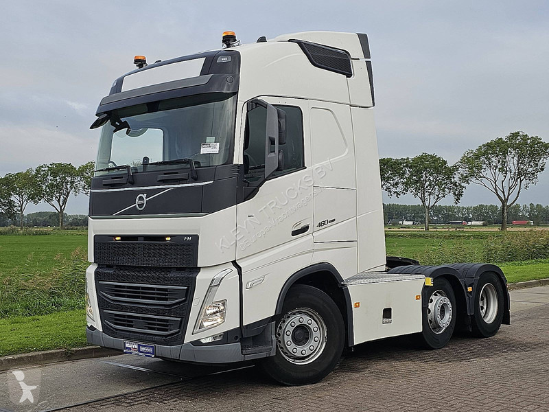 Cap tractor Volvo 460 6X2 GLOBE