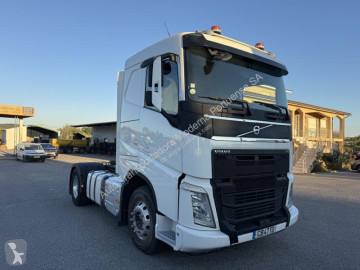 Cap tractor Volvo