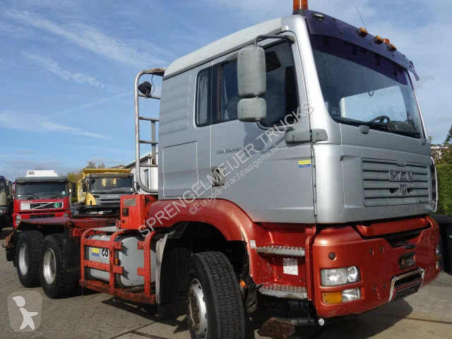 Tractor MAN 33.460 manual fuel pump