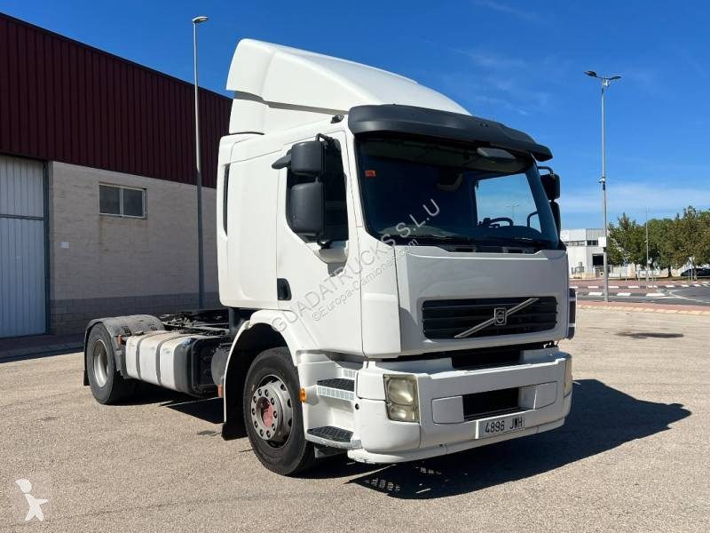 Ciągnik siodłowy Volvo 320-18