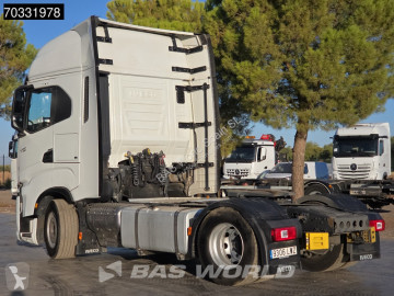Тягач Iveco