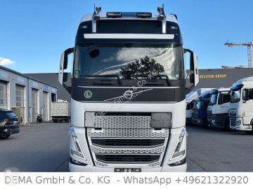Тягач Volvo
