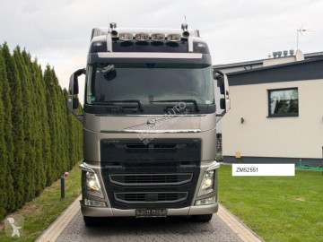 Тягач Volvo