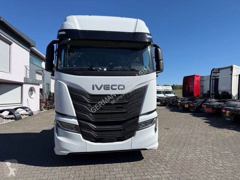 Traktor Iveco AS440S58 T/FP mit ADR Intarder
