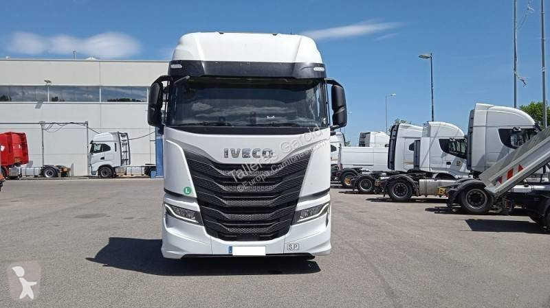 Traktor Iveco 490