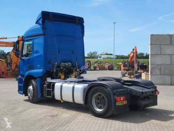 Traktor Mercedes Actros 1940