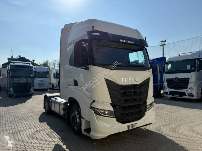 جرار Iveco 530
