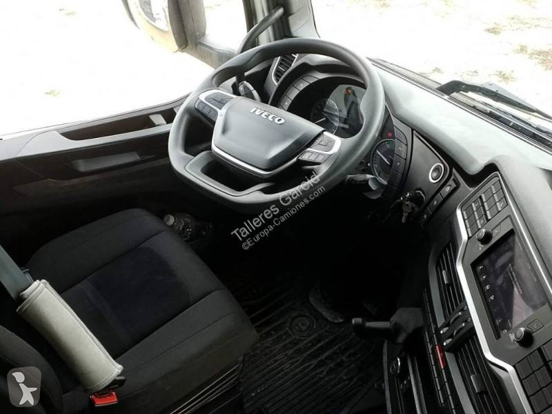 Traktor Iveco 490