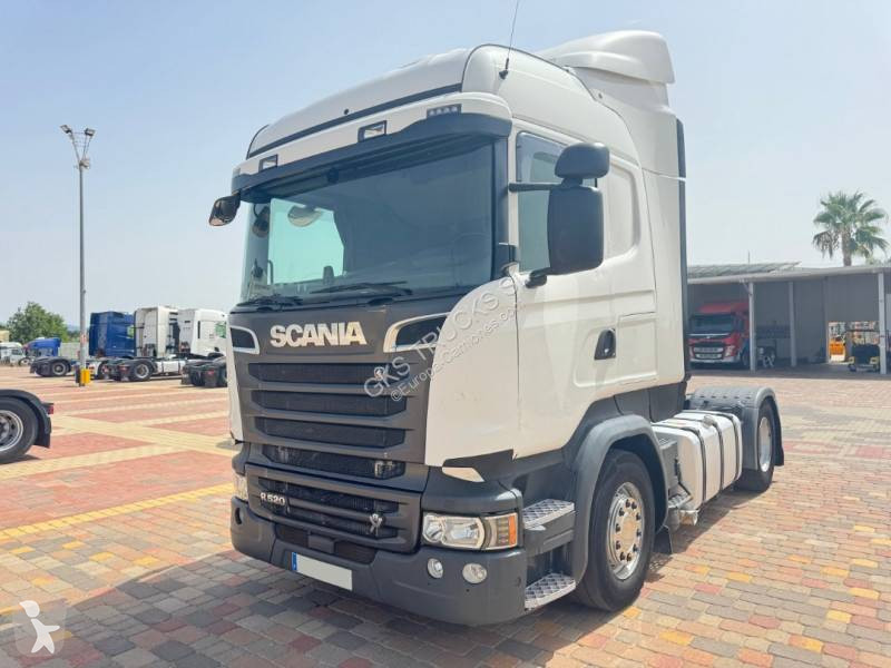 Traktor Scania 520