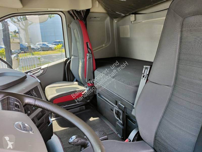 Cabeza tractora Volvo 500 Globetrotter XL