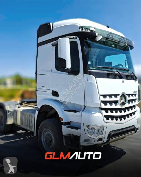 Traktor Mercedes 2051