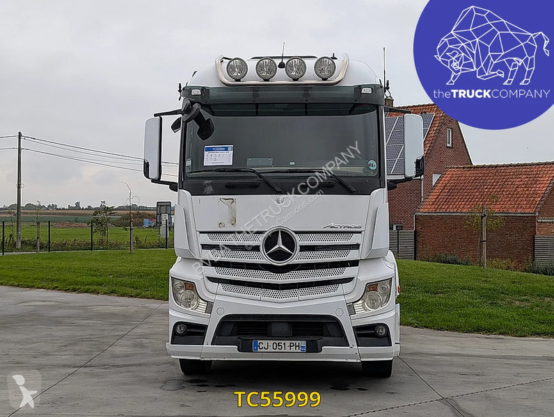 Cabeza tractora Mercedes 1842