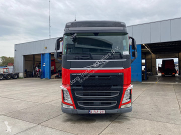 Cabeza tractora Volvo