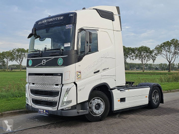 Cabeza tractora Volvo