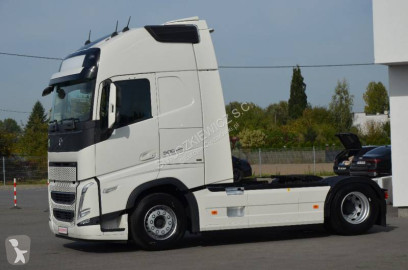 Cabeza tractora Volvo