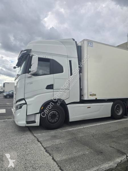 جرار Iveco 530