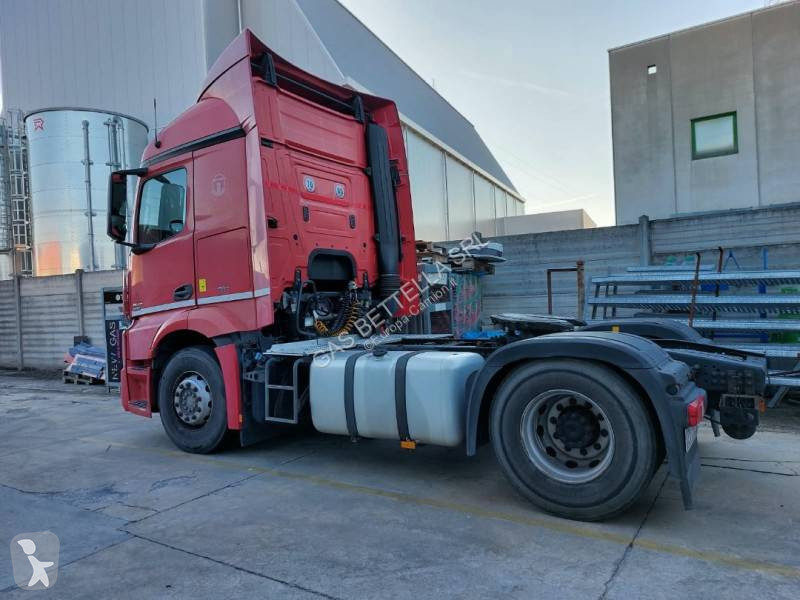 Traktor Mercedes