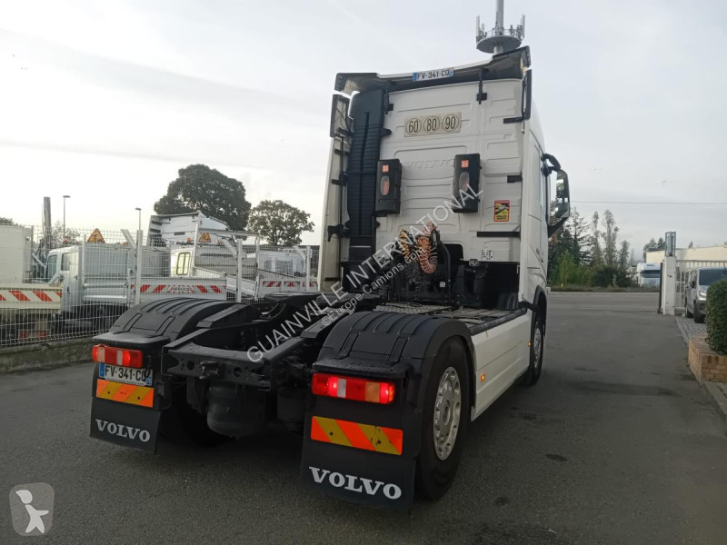 جرار Volvo 500